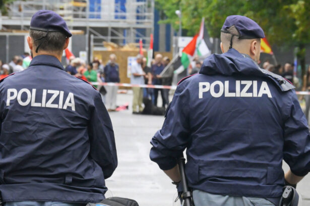 rachete antitanc camuflate ca echipament nato descoperite in italia un francez a fost arestat 6a8eefc506f9f
