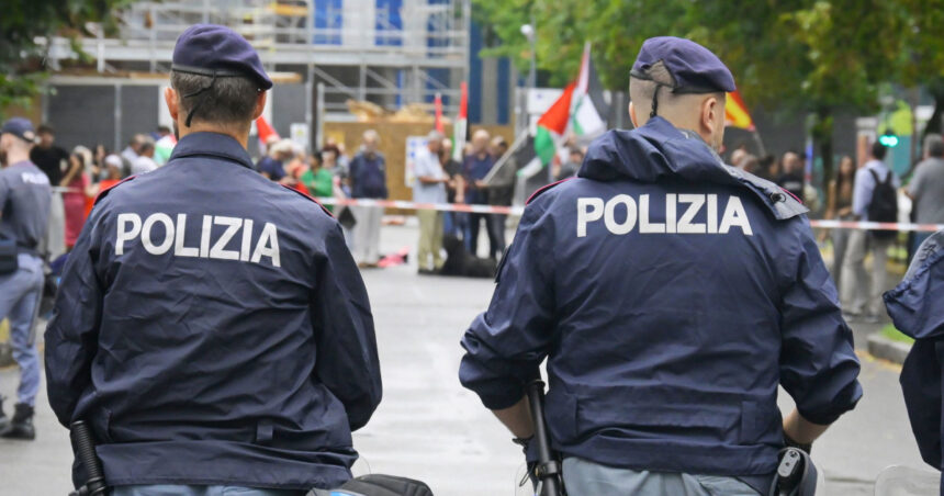 rachete antitanc camuflate ca echipament nato descoperite in italia un francez a fost arestat 6a8eefc506f9f