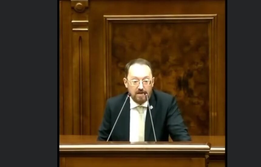 senatorul sava daca tot trecem prin nenorocirea asta macar sa stiti cine ne a distrus energia virgil popescu si ghinea ei au inchis minele de carbune si le au inlocuit cu ideolog 6a70833d234c0