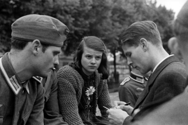 sophie scholl studenta care a sfidat regimul lui hitler si a platit cu viata 6a7328086e176