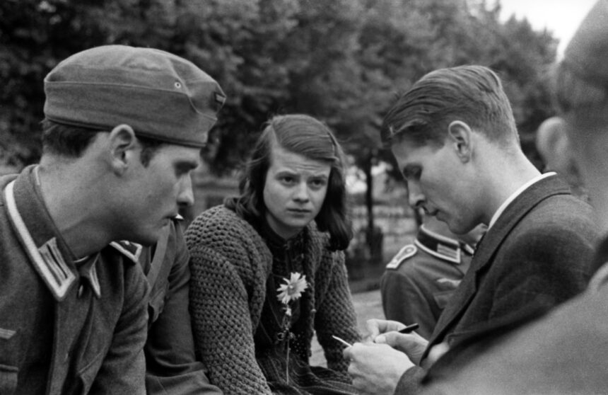 sophie scholl studenta care a sfidat regimul lui hitler si a platit cu viata 6a7328086e176