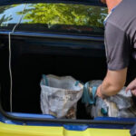 taximetrist din bucuresti prins in timp ce vindea materiale pirotehnice suporterilor israelieni pentru meciul de la ploiesti 6a7397fedd89e