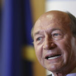 traian basescu avem demonstratia ca daca e vorba de furat se solidarizeaza politicienii cu cetatenii legea salarizarii e oglinda 6a8f4b2b748c4
