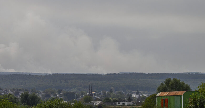 ue trimite elicoptere si bombardiere cu apa pentru stingerea celui mai grav incendiu din belgia din ultimele trei decenii 6a8064bf20acf