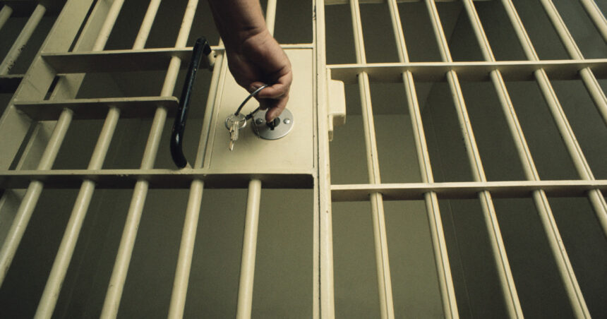un fost primar al iasiului adus in tara din italia pentru a executa peste 19 ani de inchisaoare era pe lista most wanted 6a8017321aafb