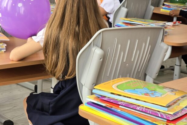 un nou an scolar aceleasi probleme la constanta elevi relocati parinti nemultumiti si fara rechizite gratuite 6a953dc5ddb2f