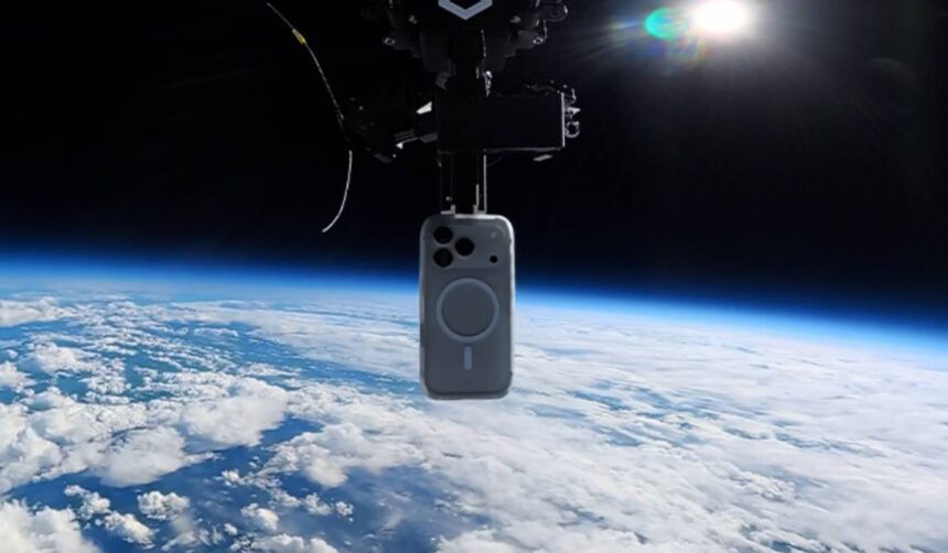 un telefon mobil a fost aruncat de la 30 607 metri din stratosfera si a fost gasit intact dupa 5 ore 6a9473c60905b