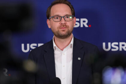 usr intra in sedinta dupa decizia ccr partidul urmeaza sa reconfirme sustinerea lui dominic fritz 6a85b89a247bb