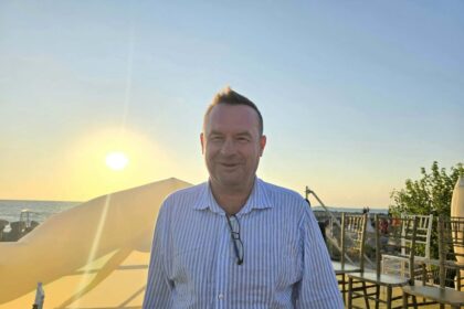 video ambasadorul slovaciei in romania peter hatiar a venit la constanta special pentru concertul madrigal pe plaja 6a80258f69207