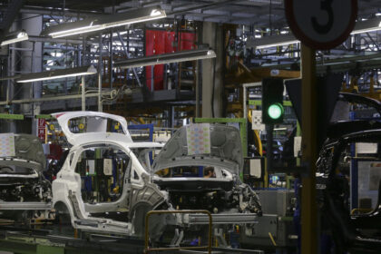 video dacia si ford au devansat perioada pentru lucrari de mentenanta in august daraban acue nu vorbim de o interventie nedorita 6a72d6789c5f3