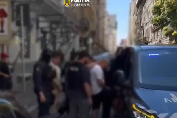 video descinderi ale politistilor din bucuresti la suporteri rapidisti dupa ce au batut un cetatean pakistanez patru barbati retinuti 6a873ed7c20a5