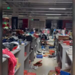 video magazinul unui brand care pleaca din romania devastat dupa ce a anuntat reduceri de 50 pare ca a fost vizitat de o tornada 6a84a6640e678