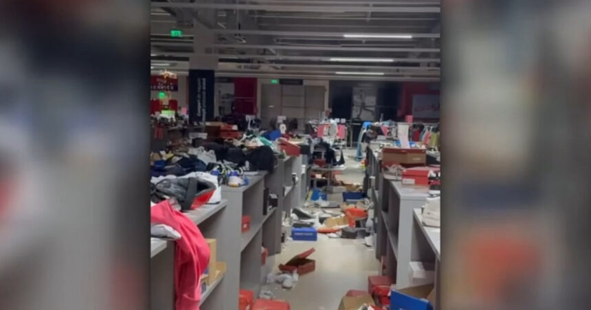 video magazinul unui brand care pleaca din romania devastat dupa ce a anuntat reduceri de 50 pare ca a fost vizitat de o tornada 6a84a6640e678