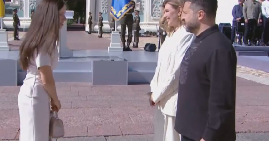 video mirabela gradinaru a mers la kiev de ziua independentei partenera lui nicusor dan prezenta in semn respect pentru poporul ucrainean 6a8c37ad9d123