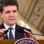 video nicusor dan apel catre romani tara se stabilizeaza financiar si va fi mai bine romania functioneaza ce spune de trecerea la euro 6a6dc202ac708