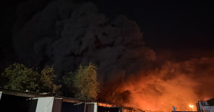 video noi imagini surprinse din drona cu incendiul de vineri dimineata din sectorul 1 al capitalei 6a7eccbf1c015