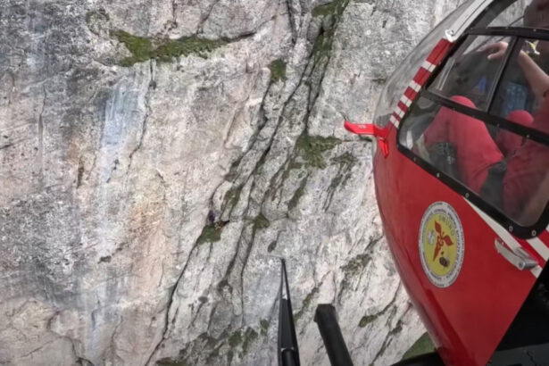 video operatiune la limita pentru salvarea a doi alpinisti germani in bucegi nemtii nu credeau ca in romania se fac astfel de interventii 6a7994ff57482