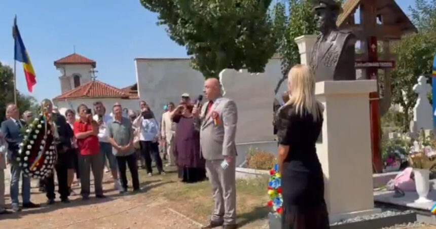 video peste 100 de oameni au participat la dezvelirea bustului generalului decedat radu theodoru fost suspect intr un dosar de tradare 6a8bfbbd5dfc6
