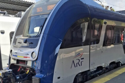 video primul tren pesa a fost lansat joi in circulatie radu miruta cand am ajuns la transporturi erau blocate intre buruieni 6a756dc4ac23e