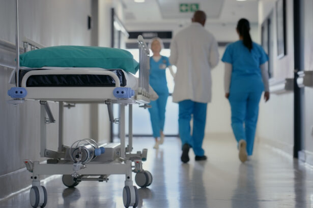 video scandal la spitalul din slatina o infirmiera a fost lovita de mai multe ori de o pacienta si de sotul ei politia a deschis ancheta 6a79b859aeea5