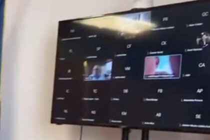 video scena bizara in parlament un senator pnl a aparut dezbracat in fata colegilor cine e in pielea goala acolo 6a8d9e35824c5
