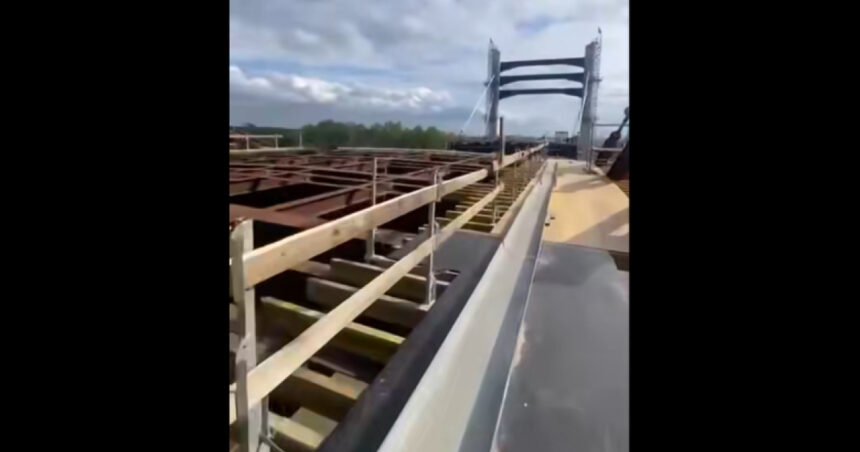 video se monteaza ultimul element al podului peste siret de pe drumul expres braila galati cand ar putea fi deschisa circulatia 6a91901f9122c