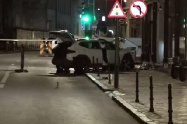 video soferul care a lovit cu masina trei pietoni in centrul brasovului a fost evaluat de o comisie medicala ce le a spus anchetatorilor 6a7dddacda7c5
