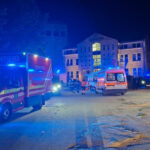 video trei pacienti intoxicati cu fum la arad dupa un incendiu pornit de la ziare aprinse intr un centru medical 6a8a98d5c3a89