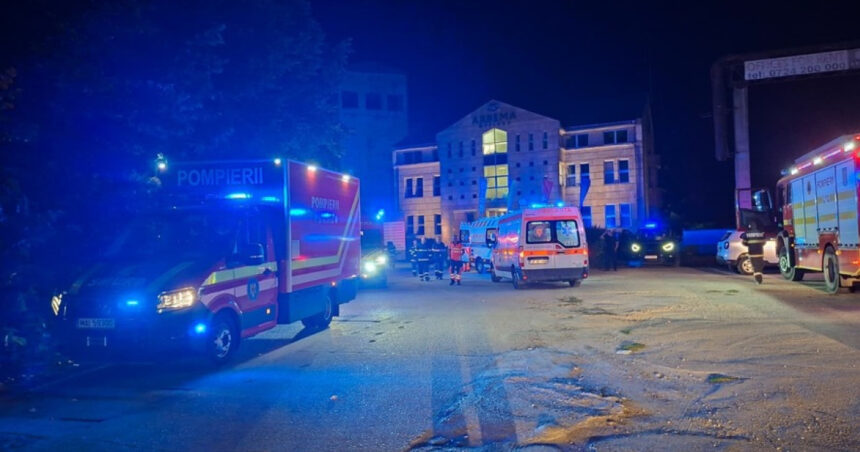 video trei pacienti intoxicati cu fum la arad dupa un incendiu pornit de la ziare aprinse intr un centru medical 6a8a98d5c3a89