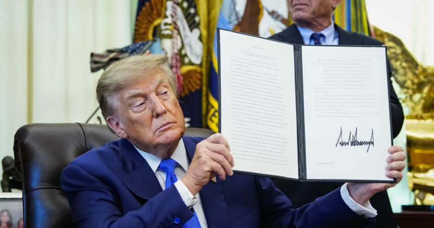video trump noi recomandari in privinta vaccinarii copiilor si falsa legatura cu autismul vorbeste de doze de marimea unei sticle de suc 6a7abfc9b5858