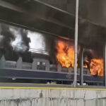 video un vagon de tren a luat foc in gara anuntul cfr 6a7debdeabe76