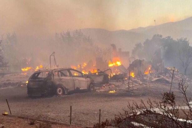 videofoto incendiu de vegetatie urias in nevada peste 90 000 de oameni evacuati sau in alerta nu asteptati 6a8caf3292fd0