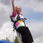 videofoto la 97 de ani betty bromage este cea mai in varsta femeie din lume care practica wing walking 6a74c2d8739c1