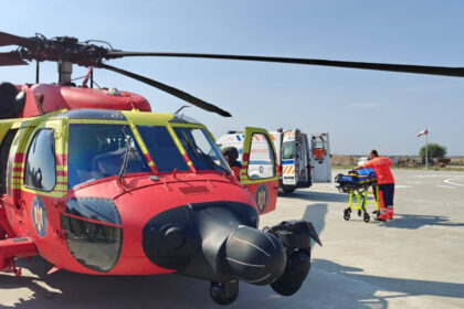 videofoto misiune de urgenta in largul marii negre un elicopter black hawk trimis sa salveze o persoana din zona neptun deep 6a8adef815a80