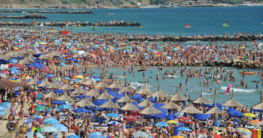 weekendul de ziua marinei si sfanta maria cel mai aglomerat din acest an pe litoral 100 grad de ocupare 6a81af2b7162e
