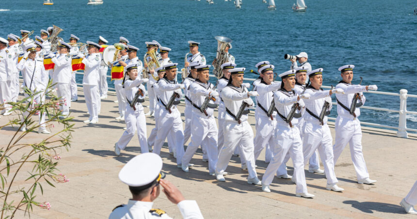 ziua marinei peste 3 500 de militari romani si straini participa la manifestarile de la constanta ilie bolojan prezent la spectacol 6a7ffb3b958ef