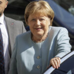 angela merkel trebuie sa cheltuim mai mult pentru aparare ce spune fostul cancelar despre un rol de emisar in relatia cu putin 6a97df4399e0f