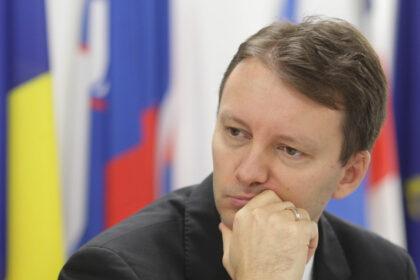 asociatia italienilor din romania a cerut in instanta anularea decretului prin care siegfried muresan a fost desemnat premier 6ab57abd9b8c2