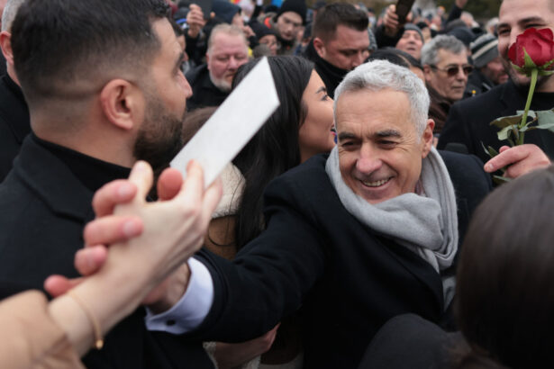 atac lansat de calin georgescu la siegfried muresan si nicusor dan un individ ca eroare a istoriei ca si cel care l a desemnat 6aba6a3b2db4d