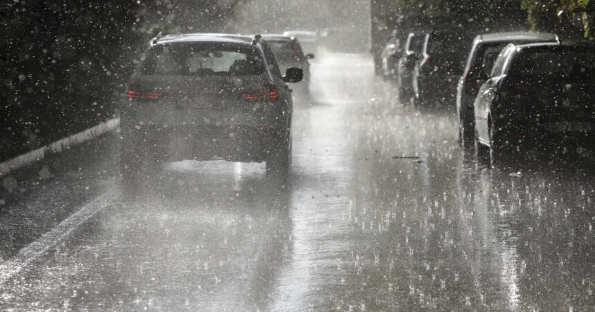 avertizare de la meteorologi zonele in care vor fi ploi torentiale si intensificari ale vantului 6a97d939a208d