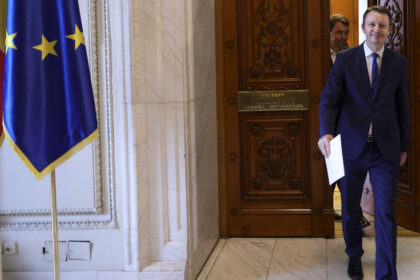 caciu il acuza pe muresan ca a facut programul de guvernare cu ai premierul desemnat ideile sunt elaborate cu inteligenta umana 6ab7bdd8937a6