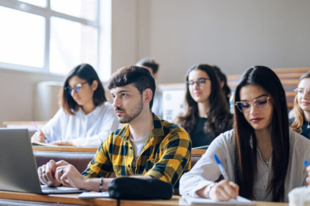 cand incep cursurile la facultate si cum sunt programate vacantele studentilor in anul universitar 2026 2027 6a98f27e0044d