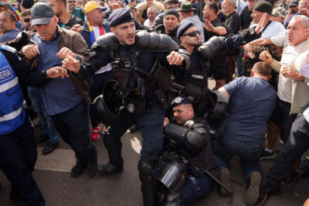 inca 14 persoane propuse pentru arestare dupa violentele de la protestul fermierilor din piata victoriei alte 10 sunt deja in arest 6ab3cbb1c8239