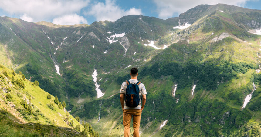 ins mai multi turisti in romania in iulie dar bilantul primelor sapte luni ramane negativ 6a9a8a499e56b