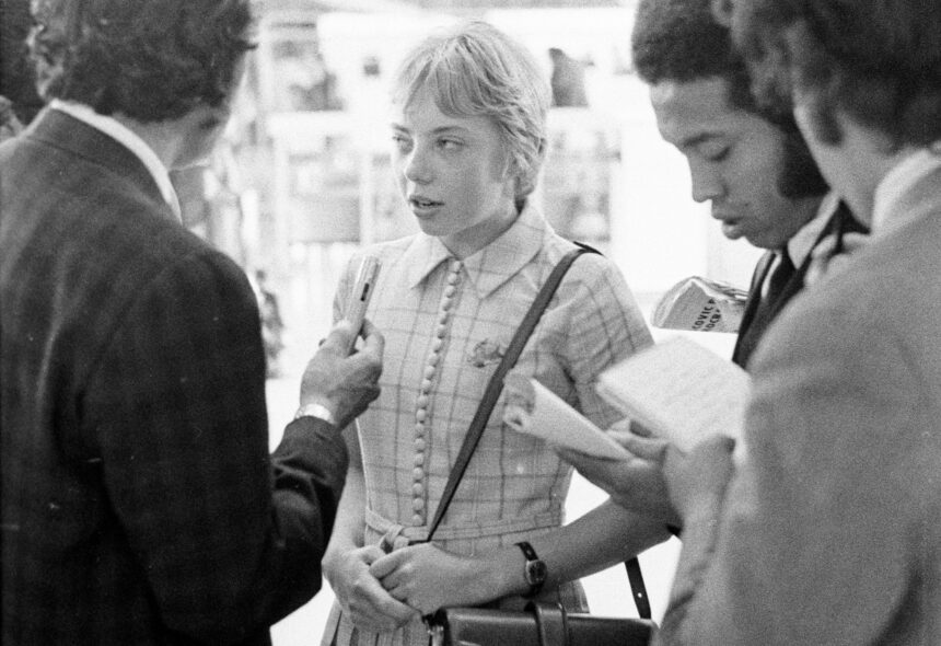 juliane koepcke adolescenta care a cazut 3 000 de metri dintr un avion si a supravietuit 11 zile in jungla 6ab6566eefafb
