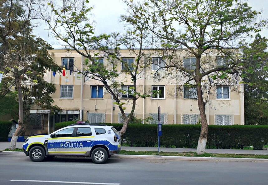 justitiara de harsova a vrut sa i bage in bucluc pe doi inculpati i a fotografiat si a anuntat politia ce au decis judecatorii 6abc32514ec93