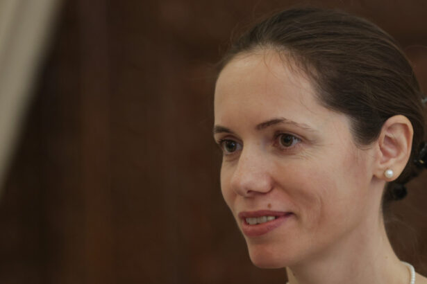 mirabela gradinaru si maia sandu impreuna la o conferinta despre siguranta copiilor pe internet la chisinau 6a990e99a33f3