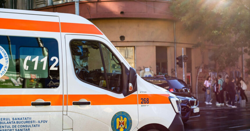 opt persoane care au atacat in luna august o ambulanta care transporta un pacient au fost trimise in judecata 6abd098cd63a8