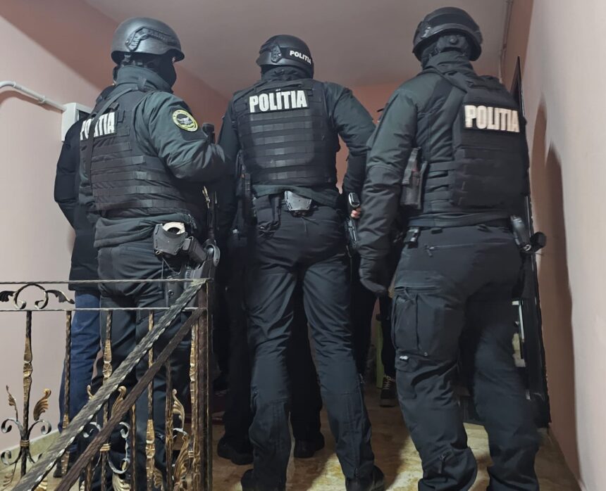 perchezitii in tulcea intr un dosar de evaziune fiscala si fals politistii au gasit medicamente expirate pesticide si peste 5 kilograme de tutun 6ab62052c36c8