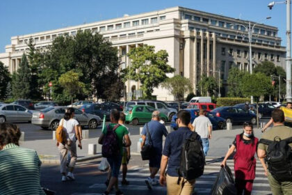 peste jumatate dintre romani nu cred ca economia isi va reveni curand procentul urca la 61 printre votantii aur sondaj inscop 6ab403a0a6e35